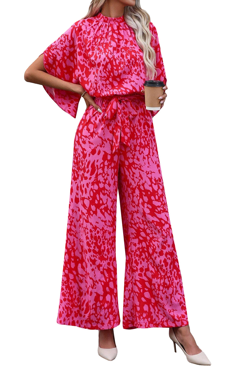 Jumpsuit mit weitem Bein und Volantärmeln und Gürtel in Rosen-Leopardenmuster