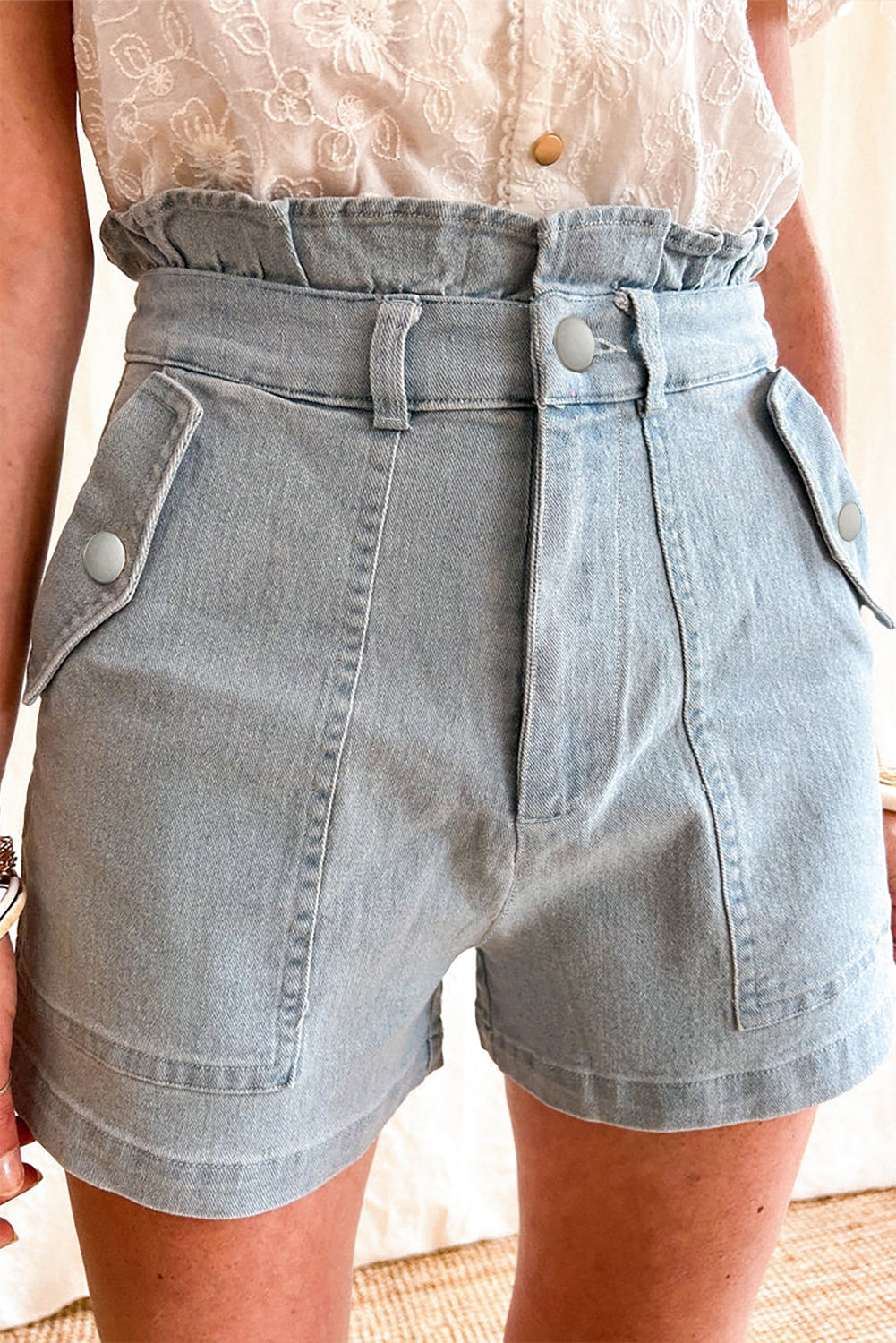 Short en jean taille haute à volants Beau Blue avec poches à rabat