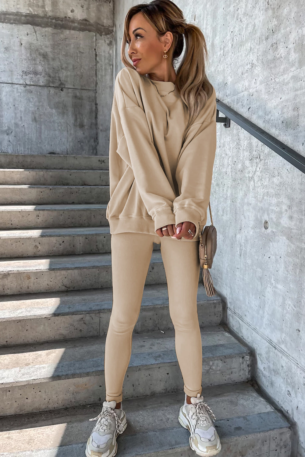 Ensemble deux pièces beige uni sweat-shirt et leggings