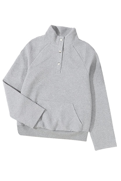 Schwarzes, strukturiertes Sweatshirt mit Henley-Kragen und Kängurutasche