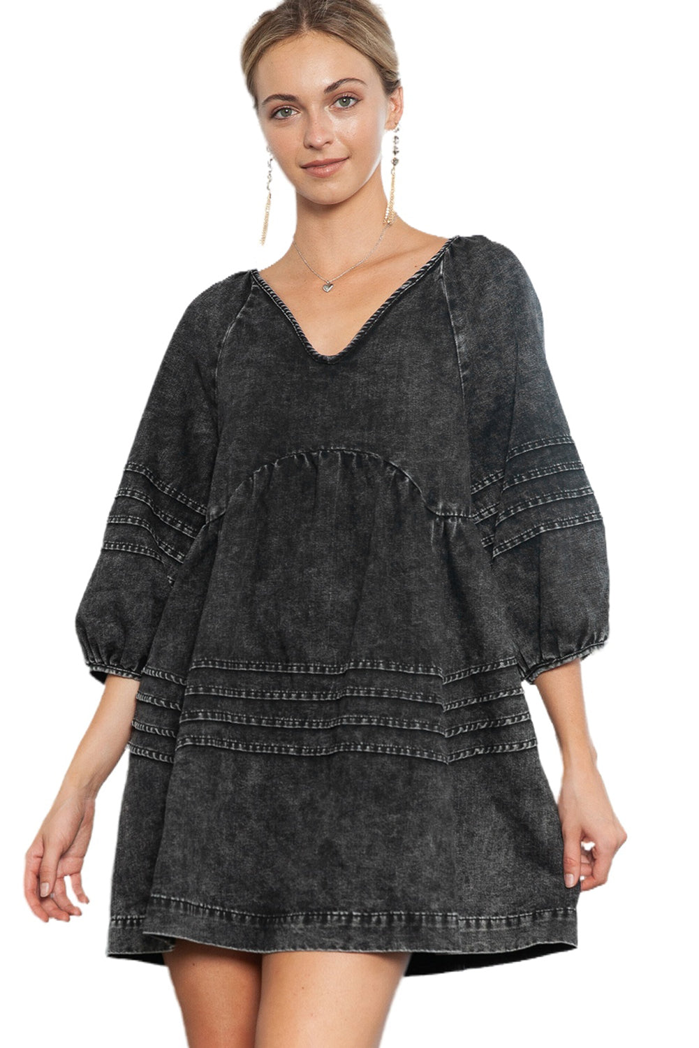 Robe en jean noire à délavage foncé, taille empire, col en V