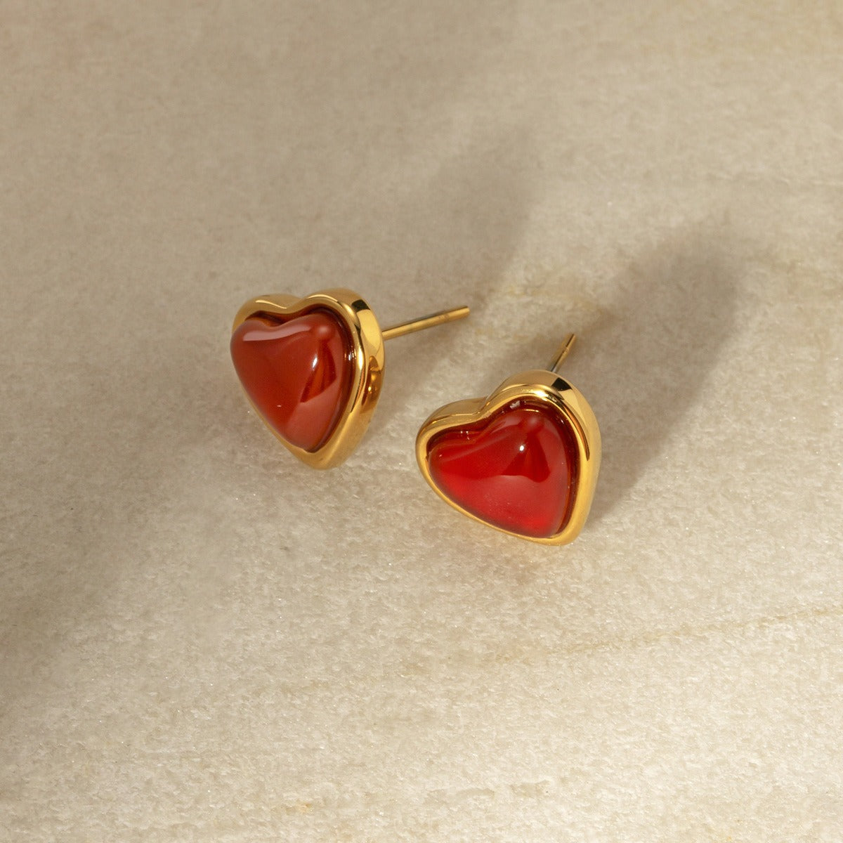 18k gold exquisite and elegant love inlaid red gemstone design earrings