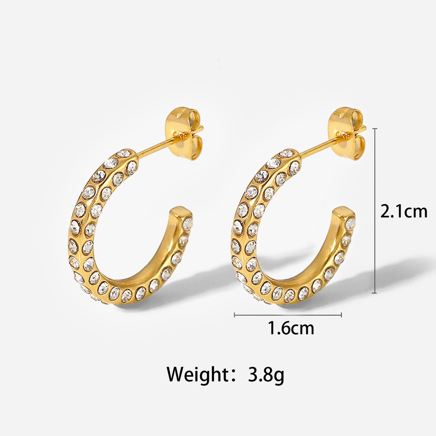 Boucles d'oreilles polyvalentes en or 18 carats, nobles et élégantes incrustées de zircone cubique géométrique en forme de C