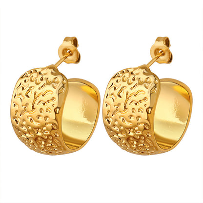 18K gold fashion and simple C shape with texture embossed design versatile earrings