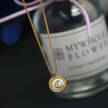 18K gold fashionable simple round shape versatile necklace with moon design