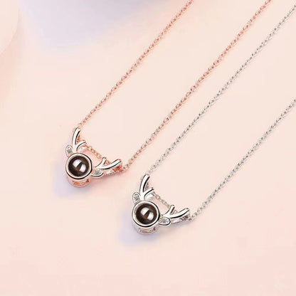 Fashionable simple round shape with deer-shaped design projection necklace