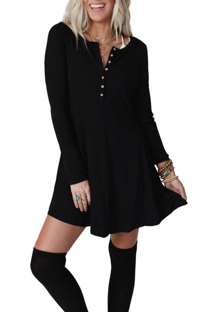 Mini-robe Henley noire à manches longues et couleur unie