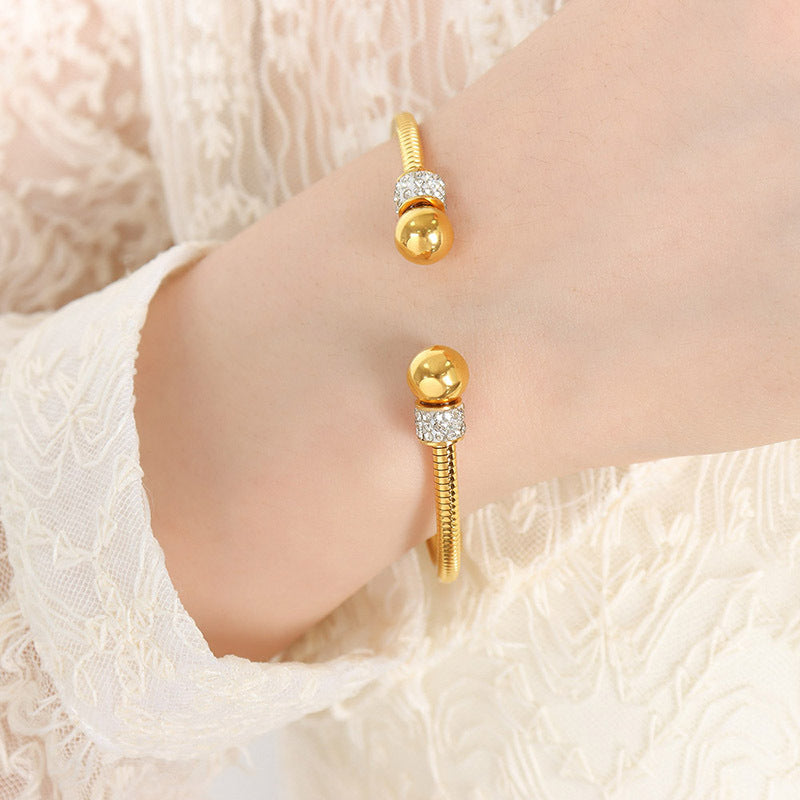 Exquisite and noble 18K gold diamond-set and round bead design versatile bracelet