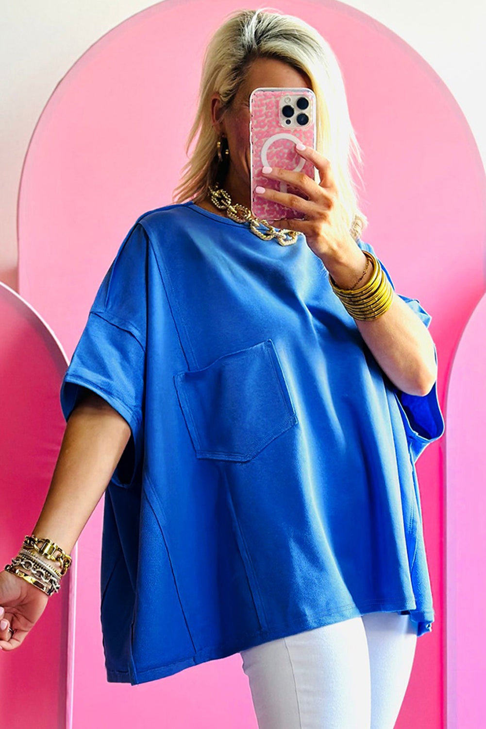 T-shirt oversize bleu avec poche plaquée et coutures apparentes