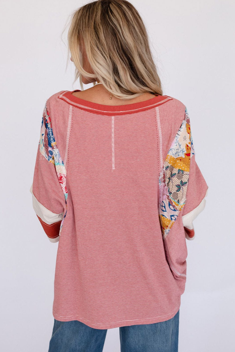 Himmelblaues, gestreiftes und florales Patchwork-Oversize-Top