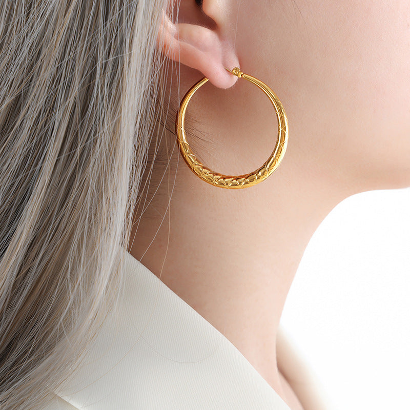 18K Gold Fashion Simple Circle Design Versatile Earrings