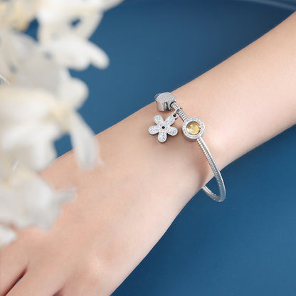 18K gold noble and dazzling flower/star/cross/round/square design light luxury style bracelet