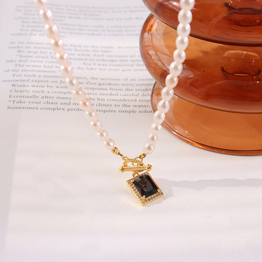 18K gold exquisite dazzling pearl and square inlaid gem design pendant necklace