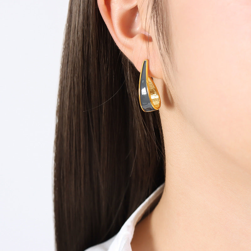 18K Gold Classic Simple Geometric U Shape Design Versatile Earrings