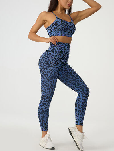 Active-Set mit Leoparden-Crosscross-Top und Leggings