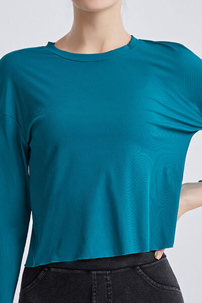 Aktives T-Shirt mit Rundhalsausschnitt und tief angesetzter Schulterpartie