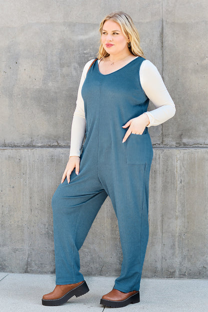 Ärmelloser, gerader Jumpsuit in voller Größe von Double Take