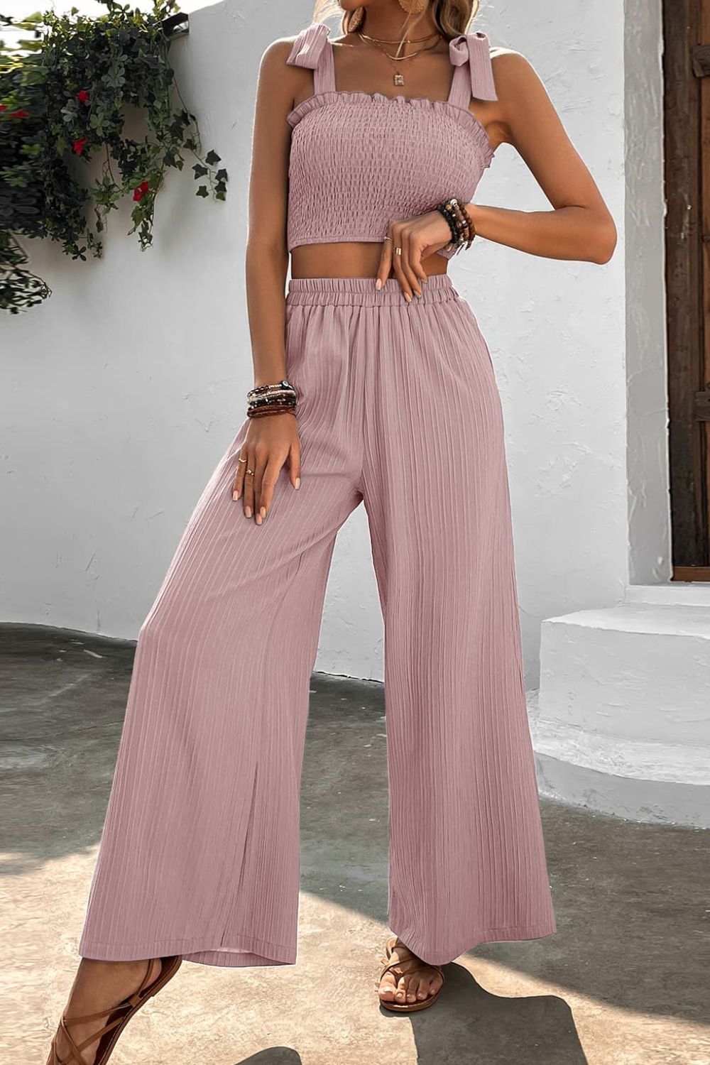 Set aus gesmoktem Crop-Top und Hose mit weitem Bein