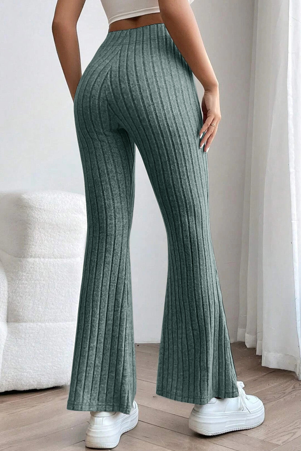 Pantalon évasé taille haute côtelé pleine taille Basic Bae