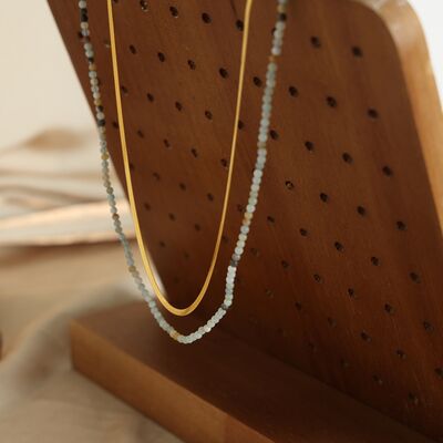 Doppellagige Halskette aus Titanstahl mit Perlen